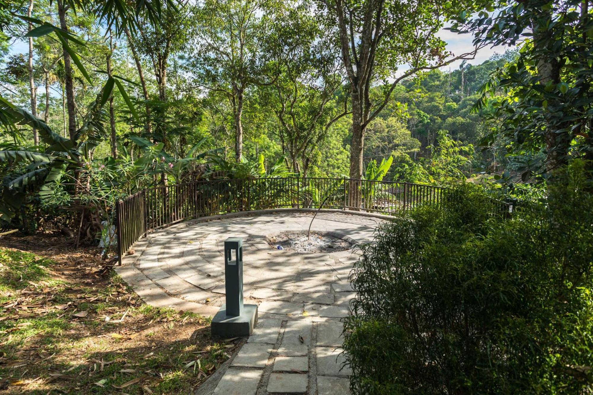 The Mountain Courtyard Thekkady Ξενοδοχείο Εξωτερικό φωτογραφία